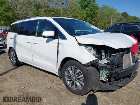 2017 Kia Sedona SX with VIN KNDMC5C12H6329656, listed as a IAAI auction lot 41980895 with 111,318 mi miles. Bid and sale history available at carsss.com. Image 6.