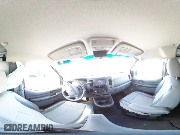 2019 Nissan NV Cargo S z VIN 1N6BF0KM7KN809036, wystawiony jako Copart lot #55559605 z przebiegiem 84 451 mil mil oraz Szkody całkowita. Historia ofert i sprzedaży dostępna na DreamBid. Obrazek 16.