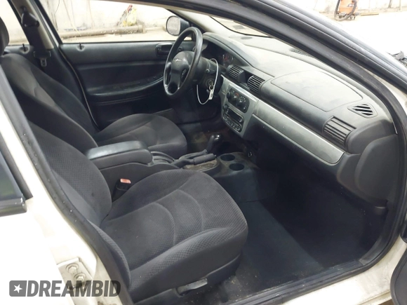 2005 Chrysler Sebring Touring with VIN 1C3EL56RX5N637413, listed as a IAAI auction lot 42176952 with 134,447 mi miles and . Bid and sale history available at DreamBid. Image 5.