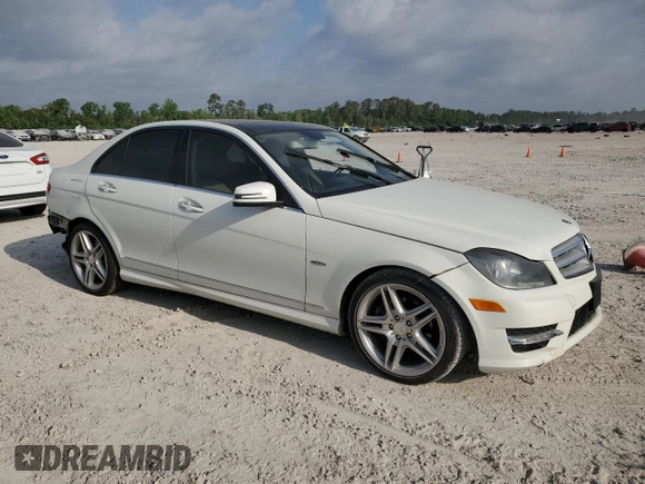 2012 Mercedes-Benz C 250 Sport z VIN WDDGF4HB0CA609006, wystawiony jako Copart lot #53737835 z przebiegiem 169 890 mil mil oraz Szkoda całkowita • Salvage title. Historia ofert i sprzedaży dostępna na DreamBid. Obrazek 4.