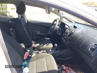2018 Kia Forte LX with VIN 3KPFK4A76JE236023, listed as a IAAI auction lot 42168951 with 1 mi miles. Bid and sale history available at carsss.com. Image 5.