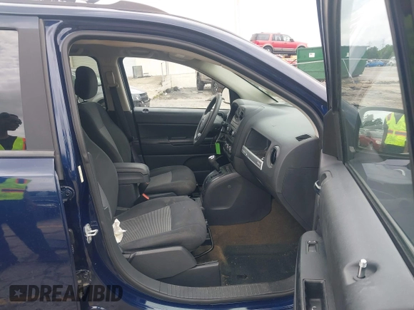 2016 Jeep Compass Sport with VIN 1C4NJCBB5GD761063, listed as a IAAI auction lot 42395903 with 122,102 mi miles and . Bid and sale history available at DreamBid. Image 5.