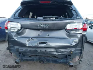 2014 Jeep Grand Cherokee Overland with VIN 1C4RJFCT8EC380899, listed as a IAAI auction lot 41372034 with 140,413 mi miles. Bid and sale history available at carsss.com. Image 17.