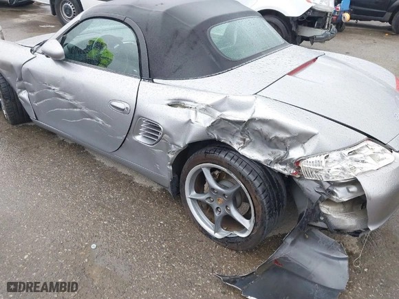 2004 Porsche Boxster S with VIN WP0CB29814U661210, listed as a IAAI auction lot 41712747 with 40,779 mi miles. Bid and sale history available at carsss.com. Image 6.