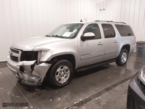 2010 Chevrolet Suburban LT with VIN 1GNUKJE37AR236296, listed as a IAAI auction lot 41654842 with 259,914 mi miles. Bid and sale history available at carsss.com. Image 18.