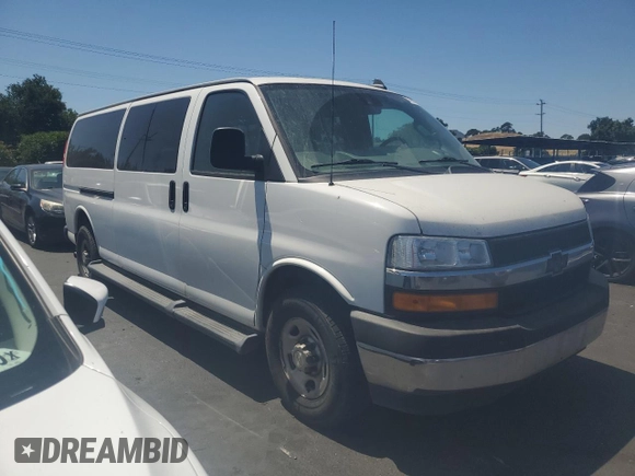 2019 Chevrolet Express Passenger LT with VIN 1GAZGPFG4K1252856, listed as a Copart auction lot 57459135 with 159,676 mi miles and Salvage title. Bid and sale history available at DreamBid. Image 4.