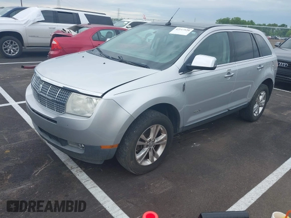 2010 Lincoln MKX with VIN 2LMDJ8JC3ABJ31932, listed as a IAAI auction lot 42117520 with 195,797 mi miles. Bid and sale history available at carsss.com. Image 2.