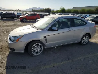 2008 Ford Focus SE z VIN 1FAHP33N38W217516, wystawiony jako Copart lot #54433985 z przebiegiem 139 503 mil mil oraz Szkoda całkowita • Salvage title. Historia ofert i sprzedaży dostępna na DreamBid. Obrazek 1.