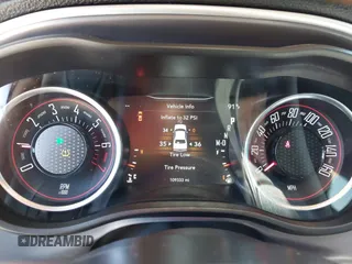 2019 Dodge Challenger SXT z VIN 2C3CDZAG1KH587281, wystawiony jako IAAI lot #42180057 z przebiegiem 109 333 mil mil oraz . Historia ofert i sprzedaży dostępna na DreamBid. Obrazek 7.