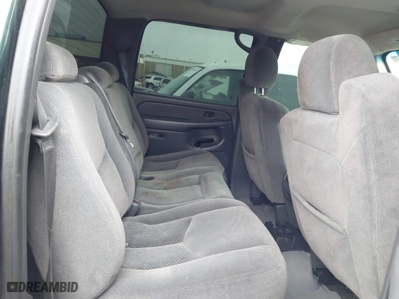 2005 Chevrolet Silverado 1500 LS with VIN 2GCEK13T551156428, listed as a IAAI auction lot 41731983 with 274,185 mi miles. Bid and sale history available at carsss.com. Image 8.