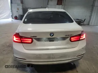 2015 BMW 3 Series 328i xDrive z VIN WBA3B5C55FF961191, wystawiony jako Copart lot #54799805 z przebiegiem 102 979 mil mil oraz Nie do naprawy • Non repairable. Historia ofert i sprzedaży dostępna na DreamBid. Obrazek 6.