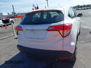 2022 Honda HR-V LX with VIN 3CZRU6H34NM768950, listed as a IAAI auction lot 41702229 with 5,891 mi miles. Bid and sale history available at carsss.com. Image 4.
