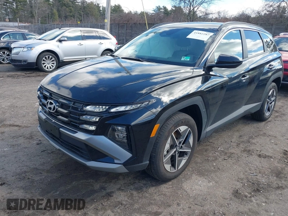 2025 Hyundai Tucson SEL with VIN 3KMJBCDE1SE002692, listed as a IAAI auction lot 41882287 with 5,774 mi miles and . Bid and sale history available at carsss.com. Image 2.