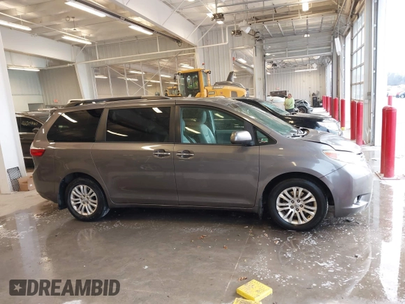 2017 Toyota Sienna XLE Auto Access Seat с VIN 5TDYZ3DC6HS801037, выставлен на аукционе IAAI как лот 41098091 с пробегом 180 674 миль миль и . История ставок и продаж доступна на DreamBid. Изображение 13.