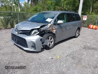2018 Toyota Sienna LE Auto Access Seat with VIN 5TDKZ3DC5JS945951, listed as a IAAI auction lot 41689856 with 103,537 mi miles. Bid and sale history available at carsss.com. Image 22.