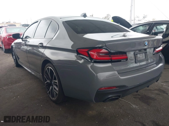 2021 BMW 5 Series 530e with VIN WBA13AG05MCF48300, listed as a IAAI auction lot 41735999 with 31,096 mi miles and . Bid and sale history available at carsss.com. Image 3.