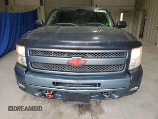 2011 Chevrolet Silverado 1500 LT with VIN 3GCPKSE30BG219546, listed as a Copart auction lot 55866205 with 212,739 mi miles and Clean Title. Bid and sale history available at DreamBid. Image 5.