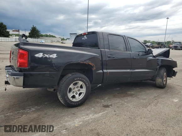 2006 Dodge Dakota SLT z VIN 1D7HW48N56S641575, wystawiony jako Copart lot #60141125 z przebiegiem 135 482 mil mil oraz Szkoda całkowita • Salvage title. Historia ofert i sprzedaży dostępna na DreamBid. Obrazek 3.
