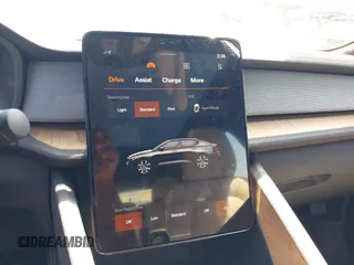 2022 Polestar 2 z VIN LPSED3KAXNL068936, wystawiony jako IAAI lot #42074586 z przebiegiem 47 444 mil mil oraz . Historia ofert i sprzedaży dostępna na DreamBid. Obrazek 18.