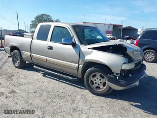 2001 Chevrolet Silverado 1500 LS with VIN 2GCEC19T911403528, listed as a IAAI auction lot 41432803 with 318,740 mi miles. Bid and sale history available at carsss.com. Image 1.