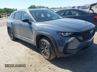 2024 Mazda CX-50 S Select z VIN 7MMVABAM5RN192435, wystawiony jako IAAI lot #42136137 z przebiegiem 6721 mil mil oraz . Historia ofert i sprzedaży dostępna na DreamBid. Obrazek 1.