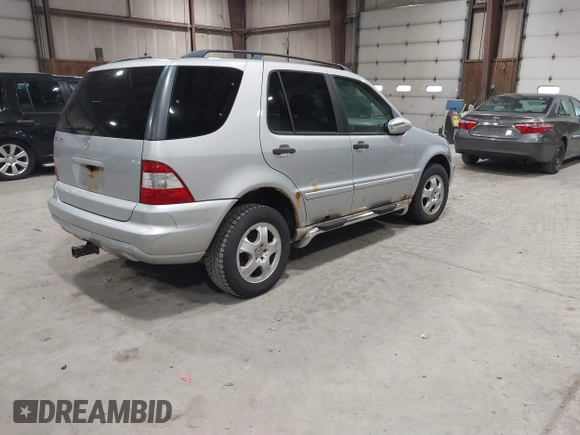 2002 Mercedes-Benz M 320/430/500 with VIN 4JGAB54E42A343467, listed as a IAAI auction lot 41891163 with 173,924 mi miles and . Bid and sale history available at DreamBid. Image 4.