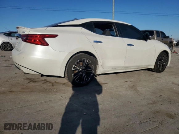 2016 Nissan Maxima SR with VIN 1N4AA6AP7GC422555, listed as a Copart auction lot 88661035 with 83,229 mi miles and Salvage title. Bid and sale history available at DreamBid. Image 3.