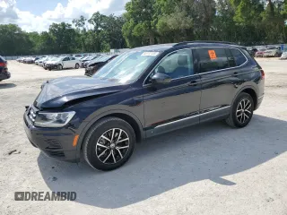 2021 Volkswagen Tiguan SE z VIN 3VV3B7AX8MM115395, wystawiony jako Copart lot #55142725 z przebiegiem 66 369 mil mil oraz Szkody całkowita. Historia ofert i sprzedaży dostępna na DreamBid. Obrazek 1.
