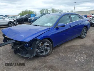 2024 Hyundai Elantra SEL z VIN KMHLS4DG2RU750734, wystawiony jako IAAI lot #42266873 z przebiegiem 6 255 mil mil oraz . Historia ofert i sprzedaży dostępna na DreamBid. Obrazek 17.