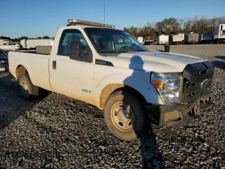 2011 Ford F-250 XL z VIN 1FTBF2A67BEA75323, wystawiony jako Copart lot #86070574 z przebiegiem 153 305 mil mil oraz Szkoda całkowita • Salvage title. Historia ofert i sprzedaży dostępna na DreamBid. Obrazek 4.