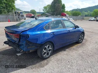2019 Kia Forte LXS z VIN 3KPF24AD0KE135616, wystawiony jako IAAI lot #42277938 z przebiegiem 71 995 mil mil oraz . Historia ofert i sprzedaży dostępna na DreamBid. Obrazek 4.