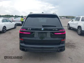 2024 BMW X7 xDrive40i z VIN 5UX23EM01R9V59412, wystawiony jako IAAI lot #41890300 z przebiegiem 11 867 mil mil oraz . Historia ofert i sprzedaży dostępna na DreamBid. Obrazek 16.