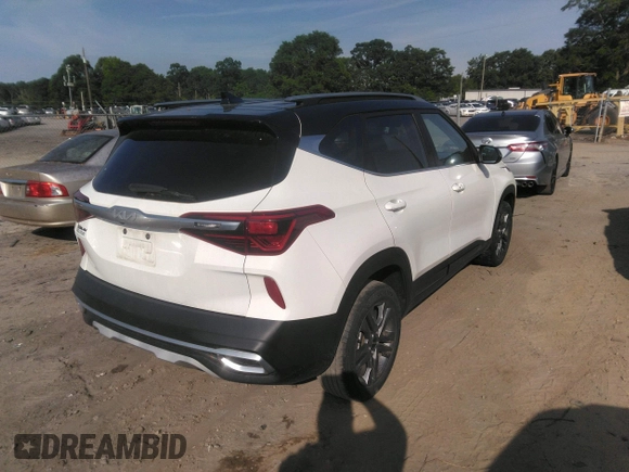 2023 Kia Seltos S z VIN KNDEU2AA7P7398791, wystawiony jako IAAI lot #42162988 z przebiegiem 66 065 mil mil oraz . Historia ofert i sprzedaży dostępna na DreamBid. Obrazek 4.