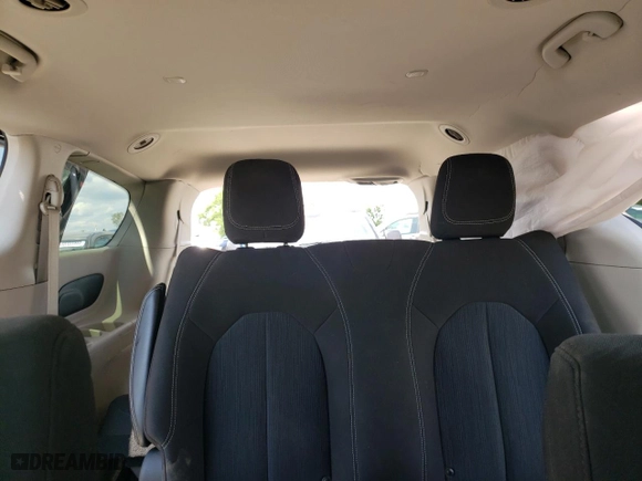 2021 Chrysler Voyager L with VIN 2C4RC1AGXMR567831, listed as a Copart auction lot 64081114 with 92,532 mi miles and Salvage Title. Bid and sale history available at carsss.com. Image 10.