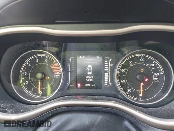 2016 Jeep Cherokee Sport with VIN 1C4PJMASXGW359186, listed as a IAAI auction lot 41930264 with 32,581 mi miles. Bid and sale history available at carsss.com. Image 7.