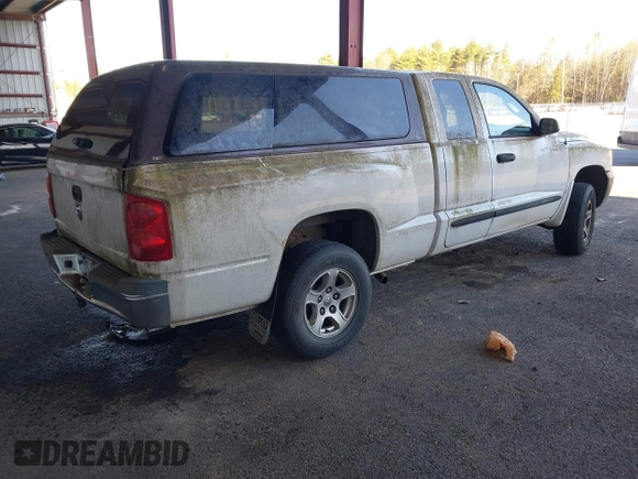 2005 Dodge Dakota SLT with VIN 1D7HE42K85S295098, listed as a IAAI auction lot 41902117 with 93,750 mi miles and . Bid and sale history available at carsss.com. Image 4.