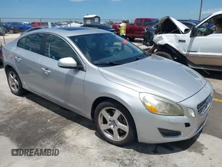 2012 Volvo S60 T5 с VIN YV1622FS8C2086430, выставлен на аукционе IAAI как лот 42465886 с пробегом 253 303 миль миль и . История ставок и продаж доступна на DreamBid. Изображение 1.