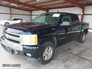 2008 Chevrolet Silverado 1500 LT w/1LT with VIN 3GCEK13M28G143589, listed as a IAAI auction lot 42040084 with 96,452 mi miles. Bid and sale history available at carsss.com. Image 21.