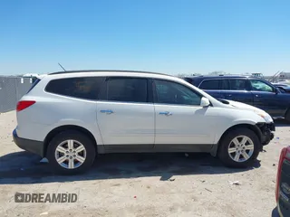 2012 Chevrolet Traverse 1LT z VIN 1GNKVGED7CJ326382, wystawiony jako IAAI lot #41858806 z przebiegiem 190 849 mil mil oraz . Historia ofert i sprzedaży dostępna na DreamBid. Obrazek 13.