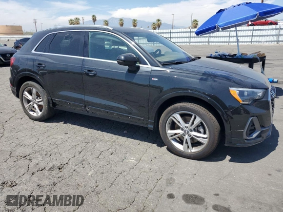 2020 Audi Q3 S line Premium z VIN WA1DECF35L1117748, wystawiony jako Copart lot #52718865 z przebiegiem 33 846 mil mil oraz Czysty tytuł • Clean title. Historia ofert i sprzedaży dostępna na DreamBid. Obrazek 4.