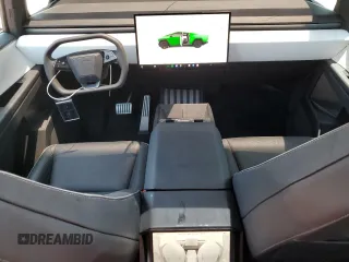 2024 Tesla Cybertruck Cyberbeast z VIN 7G2CEHEEXRA017141, wystawiony jako Copart lot #49110745 z przebiegiem 2790 mil mil oraz Szkody całkowita. Historia ofert i sprzedaży dostępna na DreamBid. Obrazek 8.
