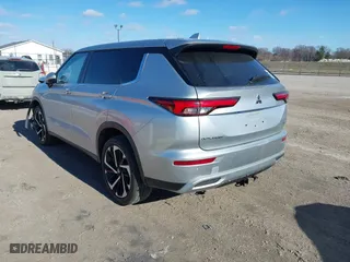 2024 Mitsubishi Outlander SE with VIN JA4J4VA89RZ007767, listed as a IAAI auction lot 41380108 with 14,751 mi miles. Bid and sale history available at carsss.com. Image 3.