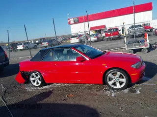 2006 BMW 3 Series 325Ci with VIN WBABW33486PX86165, listed as a IAAI auction lot 41719500 with 81,789 mi miles. Bid and sale history available at carsss.com. Image 13.