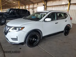 2017 Nissan Rogue S z VIN KNMAT2MT5HP577279, wystawiony jako Copart lot #59328345 z przebiegiem 168 005 mil mil oraz Czysty tytuł • Clean title. Historia ofert i sprzedaży dostępna na DreamBid. Obrazek 1.