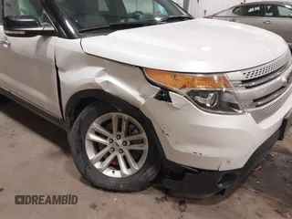 2015 Ford Explorer XLT with VIN 1FM5K8D81FGA19621, listed as a IAAI auction lot 41185389 with 90,766 mi miles and . Bid and sale history available at carsss.com. Image 6.