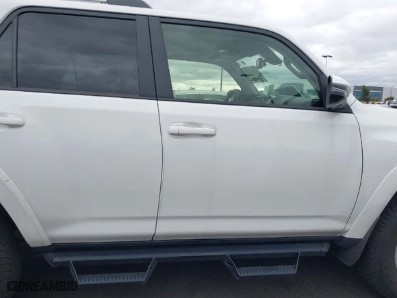 2024 Toyota 4Runner SR5 Premium with VIN JTENU5JR4R6243479, listed as a IAAI auction lot 42068243 with 17,533 mi miles. Bid and sale history available at carsss.com. Image 14.