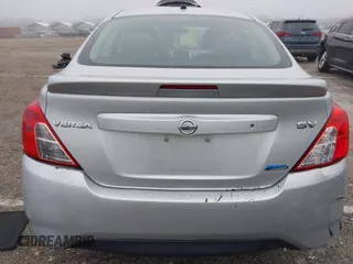 2015 Nissan Versa S Plus with VIN 3N1CN7AP0FL810844, listed as a IAAI auction lot 41386594 with 118,606 mi miles. Bid and sale history available at carsss.com. Image 17.