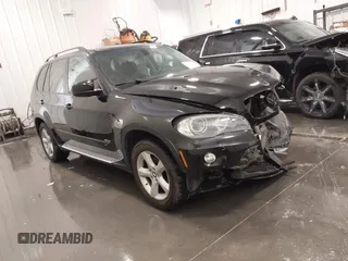 2007 BMW X5 3.0si z VIN 5UXFE43537L010488, wystawiony jako IAAI lot #42389306 z przebiegiem 108 949 mil mil oraz . Historia ofert i sprzedaży dostępna na DreamBid. Obrazek 1.