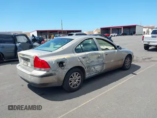 2003 Volvo S60 2.4L with VIN YV1RS61T332276236, listed as a IAAI auction lot 41850321 with 92,685 mi miles. Bid and sale history available at carsss.com. Image 4.