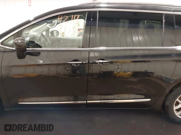 2020 Chrysler Pacifica Touring L with VIN 2C4RC1BG9LR140072, listed as a IAAI auction lot 42199118 with 93,557 mi miles and . Bid and sale history available at DreamBid. Image 15.